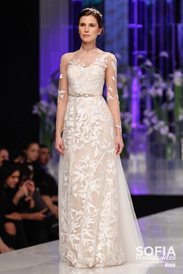 Христо Чучев показа стилна булчинска колекция с  пролетни акценти